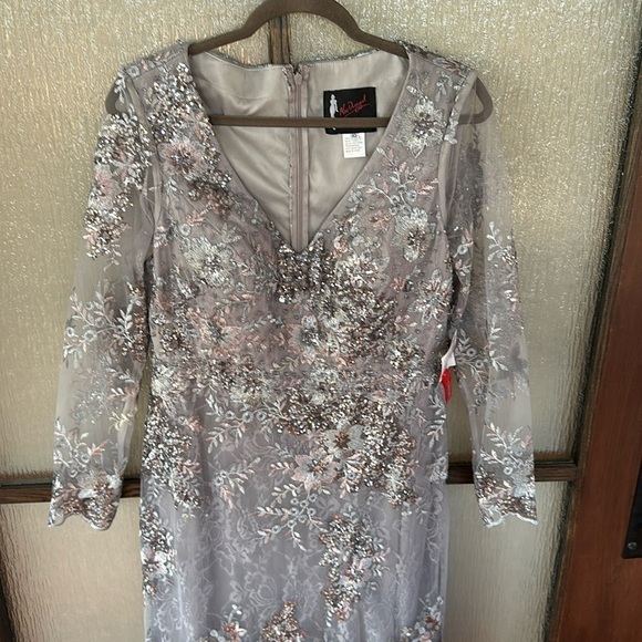 Mac Duggal EMBELLISHED V NECK ILLUSION LONG SLEEVE GOWN size 10 $698 sold out - Picture 7 of 17